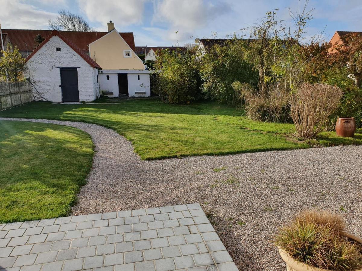 Vintage Holiday Home In Escalles With Garden 外观 照片