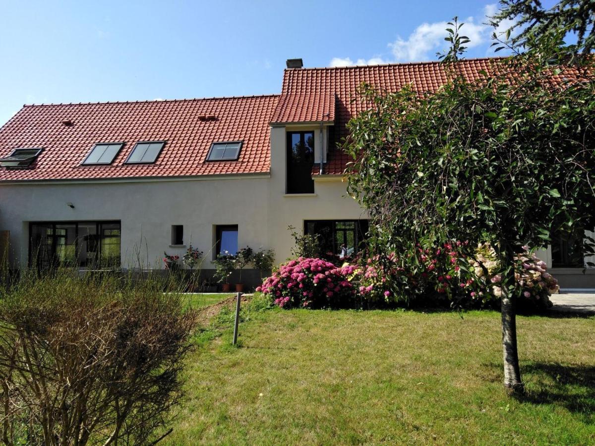 Vintage Holiday Home In Escalles With Garden 外观 照片